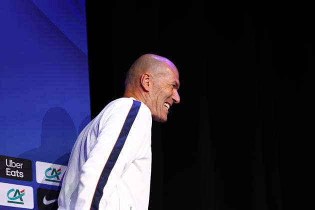 October 1, 2026, Saint-Denis, Ile-De-France, France: Head coach ZINEDINE ZIDANE of France leaves the press conference, PK, Pressekonferenz a day ahead of the UEFA Nations League 2026 27 groupe stage matchday 3 of 6 between FRANCE and ITALY at the Stade de France in Saint-Denis, France. Saint-Denis France - ZUMAc179 20261001_zep_c179_030 Copyright: xMickaelxChavetx