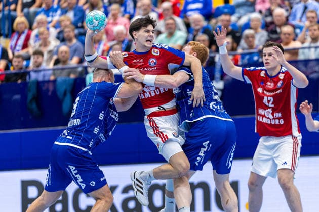 L R Christian O Sullivan, TBV Lemgo Lippe, 09, Alem Hadzic, Handball Club Hamburg, 77, Nicolai Theilinger, TBV Lemgo Lippe, 03 GER, TBV Lemgo Lippe vs. Handball Club Hamburg, Handball, 1st Bundesliga, Matchday 7, 2026–2027 season, October 1, 2026 GER, TBV Lemgo Lippe vs. Handball Club Hamburg, Handball, Bundesliga 1, Matchday 7, 2026–2027 season, October 1, 2026 Lemgo Copyright: xEibner-Pressefoto JanxRollingerx EP_JSK