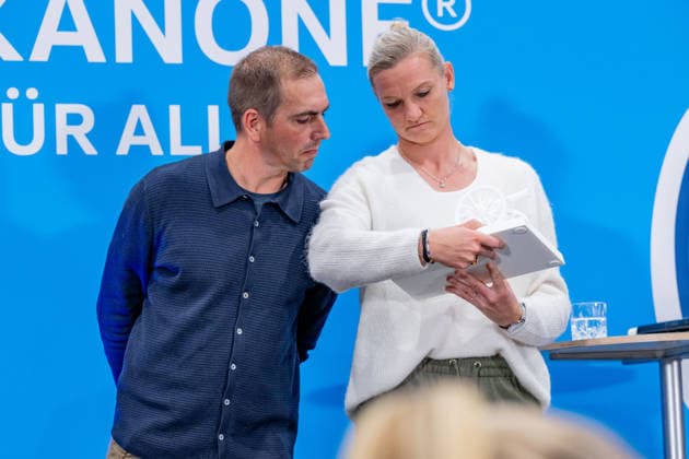 Philipp Lahm, soccer player and 2014 World Cup champion, and Alexandra Popp, soccer player and Olympic champion, at the awards ceremony honoring the top goal scorers in German amateur soccer at the Volkswagen VW Media Lounge, themed Top Scorer Award for Everyone (GER), Germany vs. Serbia, soccer, UEFA Nations League, League A group stage, Matchday 3, 2026–2027 season, October 1, 2026. DFL and DFB regulations prohibit any use of photographs as image sequences and or quasi-video. Photo: HMB Media, Heike Feiner Copyright: HMBxMedia HeikexFeiner