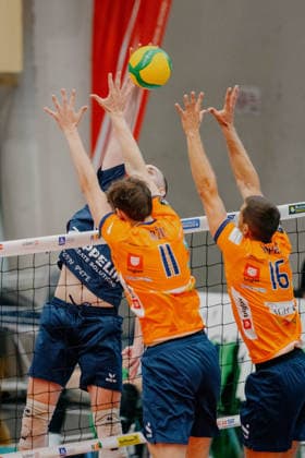 VOLLEYBALL - Coppa Pallavolo Senza Confini HARTBERG,AUSTRIA,01.OCT.26 - VOLLEYBALL - Coppa Pallavolo Senza Confini, VfB Friedrichshafen vs ACH Volley Ljubljana. Image shows Jost Krzic and Gregor Ropret (Ljubljana).  GEPAxpictures xRomanxKoenigshofer