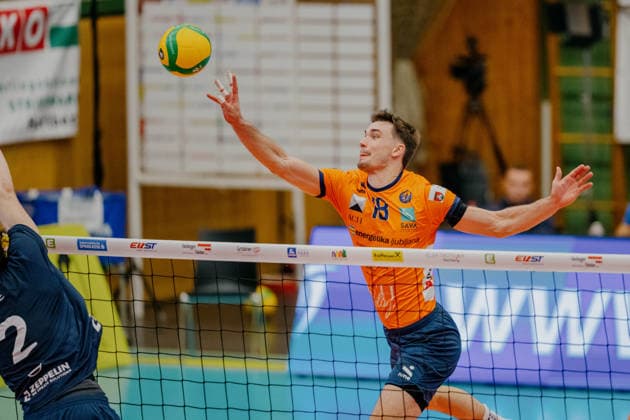 VOLLEYBALL - Coppa Pallavolo Senza Confini HARTBERG,AUSTRIA,01.OCT.26 - VOLLEYBALL - Coppa Pallavolo Senza Confini, VfB Friedrichshafen vs ACH Volley Ljubljana. Image shows Rok Bracko (Ljubljana).  GEPAxpictures xRomanxKoenigshofer