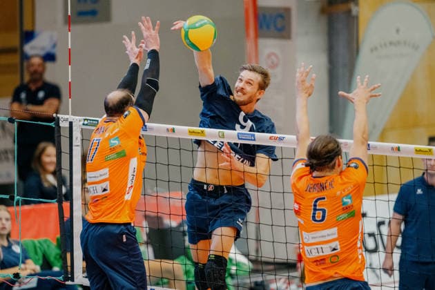VOLLEYBALL - Coppa Pallavolo Senza Confini HARTBERG,AUSTRIA,01.OCT.26 - VOLLEYBALL - Coppa Pallavolo Senza Confini, VfB Friedrichshafen vs ACH Volley Ljubljana. Image shows Pierre Toledo (Friedrichshafen).  GEPAxpictures xRomanxKoenigshofer