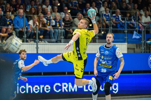 Simone Mengon, TVB Stuttgart, 15; Dominik Solak, ThSV Eisenach, 30 (GER); ThSV Eisenach vs. TVB Stuttgart, 1st Opel Handball Bundesliga, Handball, Matchday 7, 2026–2027 season, 7:00 p.m., October 1, 2026 GER, ThSV Eisenach vs. TVB Stuttgart, 1st Opel Handball Bundesliga, Handball, Matchday 7, 2026–2027 season, 7:00 p.m., October 1, 2026 Eisenach Copyright: xMartinxHerbstx