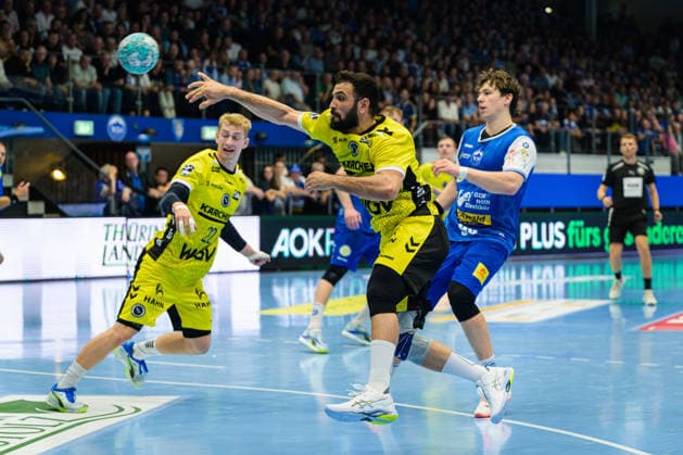 Mohamed Amine Darmoul, TVB Stuttgart, 70, Tillman Leu, ThSV Eisenach, 99, Torben Matzken, TVB Stuttgart, 22 GER, ThSV Eisenach vs. TVB Stuttgart, 1st Opel Handball Bundesliga, Handball, Matchday 7, 2026–2027 season, 7:00 p.m., October 1, 2026, GER, ThSV Eisenach vs. TVB Stuttgart, Opel Handball Bundesliga, Handball, Matchday 7, 2026–2027 season, 7:00 p.m., October 1, 2026, Eisenach Copyright: xMartinxHerbstx