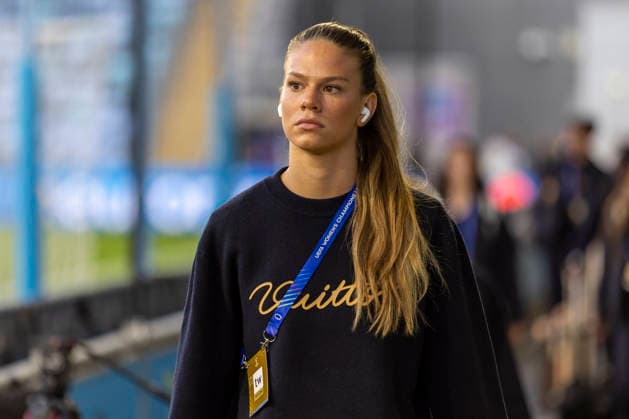 RECORD DATE NOT STATED 1st October 2026; Joie Stadium, Manchester, England; UEFA Womens Champions League Football, Manchester City versus Real Madrid; Bella Andersson of Real Madrid Femenino arrives at the stadium TimxWilliams