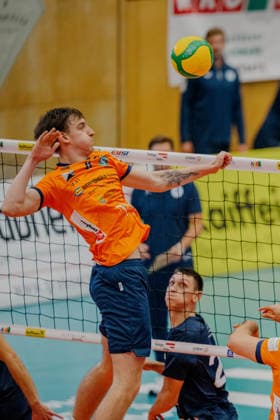 VOLLEYBALL - Coppa Pallavolo Senza Confini HARTBERG,AUSTRIA,01.OCT.26 - VOLLEYBALL - Coppa Pallavolo Senza Confini, VfB Friedrichshafen vs ACH Volley Ljubljana. Image shows Jost Krzic (Ljubljana).  GEPAxpictures xRomanxKoenigshofer