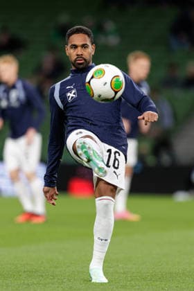 SOCCER - NL, IRL vs AUT DUBLIN,IRELAND,01.OCT.26 - SOCCER - UEFA Nations League, OEFB international match, Länderspiel, Nationalmannschaft Ireland vs Austria. Image shows Phillipp Mwene (AUT) during warm-up.  GEPAxpictures xArminxRauthner