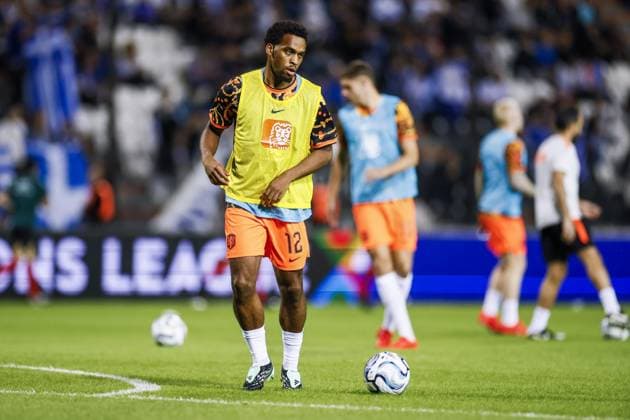 THESSALONIKI - JurriÃ«n Timber of the Netherlands during the warm-up at the UEFA Nations League match between Greece and the Netherlands at Toumba Stadium on October 1, 2026, in Greece. KOEN VAN WEEL ANP xVIxANPxSportx xxANPxIVx 571082386 originalFilename: 571082386