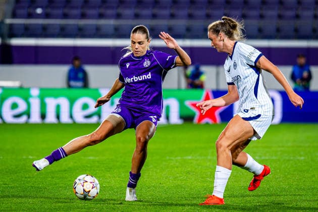 SOCCER - WCL, A.Wien vs Inter VIENNA,AUSTRIA,01.OCT.26 - SOCCER - UEFA Women s Champions League, FK Austria Wien vs FC Internationale Milano. Image shows Louise Schoeffel (A.Wien) and Karolina Vilhjalmsdottir (Inter).  GEPAxpictures xKevinxHackner