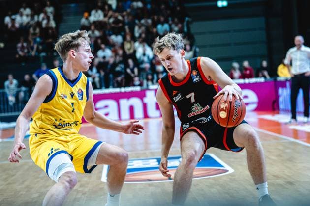 easycredit BBL Basketball Bundesliga 2026–2027 Rescheduled Game, Matchday 1: Science City Jena vs. RASTA Vechta on October 1, 2026; Peter Hemschemeier (Vechta) faces Raphael Falkenthal (Jena) at Sparkassen Arena