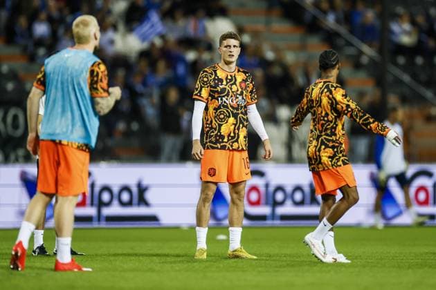 THESSALONIKI - Guus Til of the Netherlands during the warm-up at the UEFA Nations League match between Greece and the Netherlands at Toumba Stadium on October 1, 2026, in Greece. KOEN VAN WEEL ANP xVIxANPxSportx xxANPxIVx 571082926 originalFilename: 571082926