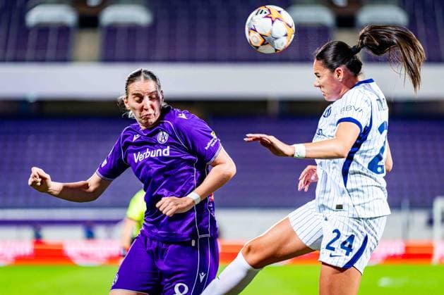 SOCCER - WCL, A.Wien vs Inter VIENNA,AUSTRIA,01.OCT.26 - SOCCER - UEFA Women s Champions League, FK Austria Wien vs FC Internationale Milano. Image shows Katharina Schiechtl (A.Wien) and Marija Milinkovic (Inter).  GEPAxpictures xKevinxHackner