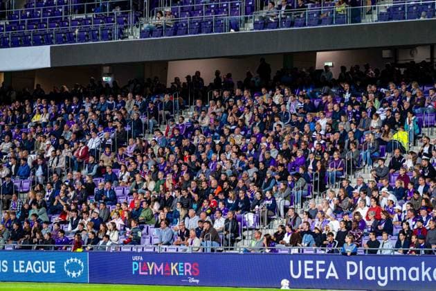 SOCCER - WCL, A.Wien vs Inter VIENNA,AUSTRIA,01.OCT.26 - SOCCER - UEFA Women s Champions League, FK Austria Wien vs FC Internationale Milano. Image shows the fans of FK Austria Wien in the stands.  GEPAxpictures xKevinxHackner
