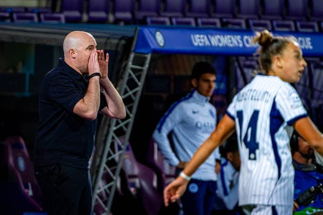 SOCCER - WCL, A.Wien vs Inter VIENNA,AUSTRIA,01.OCT.26 - SOCCER - UEFA Women s Champions League, FK Austria Wien vs FC Internationale Milano. Image shows head coach Stefan Kenesei (A.Wien).  GEPAxpictures xKevinxHackner