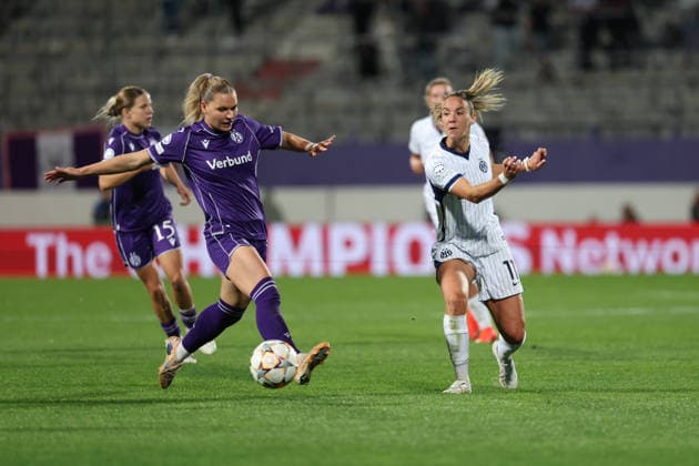 FK Austria Wien v FC Internazionale Milano - UEFA Women s Champions League 26 27 MD2 Clarisse Le Bihan of FC Internazionale Milano in action during the UEFA Women s Champions League Matchday 2 match between FK Austria Wien and FC Internazionale Milano at Franz-Horr-Stadion on October 1, 2026 in Vienna, Austria. Vienna Franz-Horr-Stadion Austria Copyright: xYigitxOerme PSxImagesxYigitxOerme PSxImagesx
