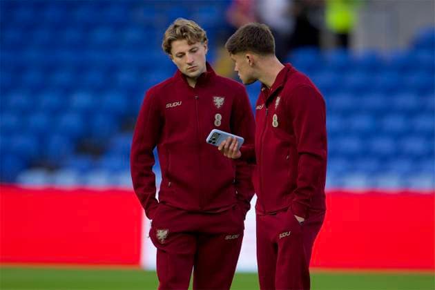 RECORD DATE NOT STATED Football - UEFA Nations League - Group A4 - Wales v Norway CARDIFF, WALES - Thursday, October 1, 2026: Wales Charlie Savage on the pitch before the UEFA Nations League Group A4 Matchday 3 match between Wales and Norway at the Cardiff City Stadium. (Photo by David Rawcliffe Propaganda) CARDIFF Cardiff City Stadium CARDIFF WALES Copyright: xDavidxRawcliffex 2026-10-01-Wales_v_Norway-006