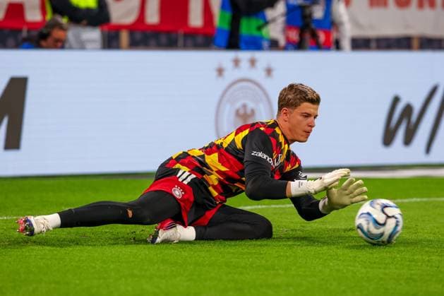 Finn Dahmen 12, Germany during warm-ups, Germany vs. Serbia, soccer, UEFA Nations League, Matchday 3, October 1, 2026, Munich, Bavaria, Germany Copyright: xkolbert-press ChristianxKolbertx