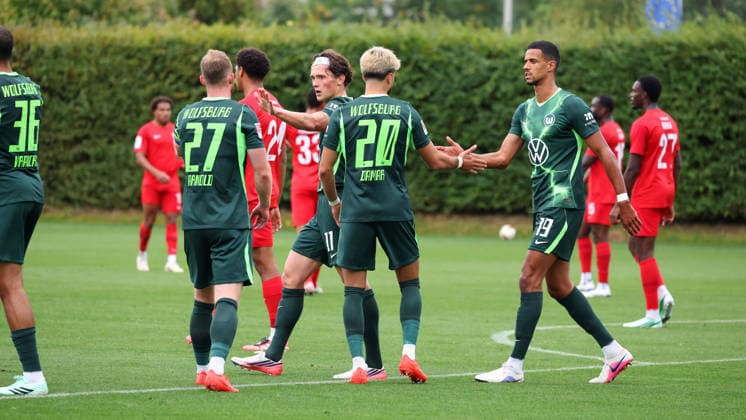 VfL vs. Havelse, Friendly Match in Wolfsburg, October 1, 2026, Soccer, Men s, 2026–2027 season, Friendly Match, VfL Wolfsburg vs. TSV Havelse, Muhammed Damar of VfL Wolfsburg celebrates with his teammates after scoring the 2–0 goal for Germany