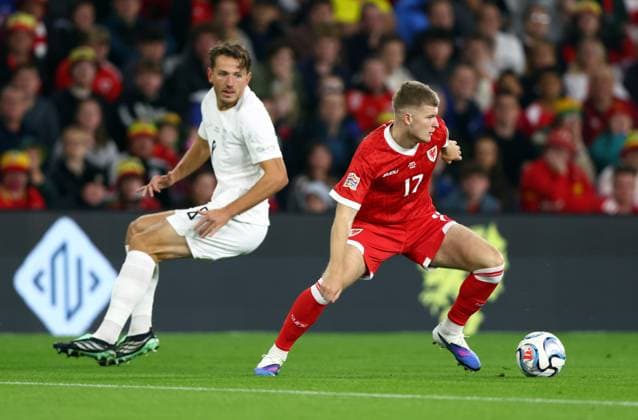 Sander Berge of Norway and Jordan James of Wales in action Wales v Norway, UEFA Nations League, Football, Cardiff City Stadium, Cardiff, UK - 01 Oct 2026Cardiff Cardiff City Stadium United Kingdom  Copyright: xKieranxMcManus Shutterstockx 17180132n
