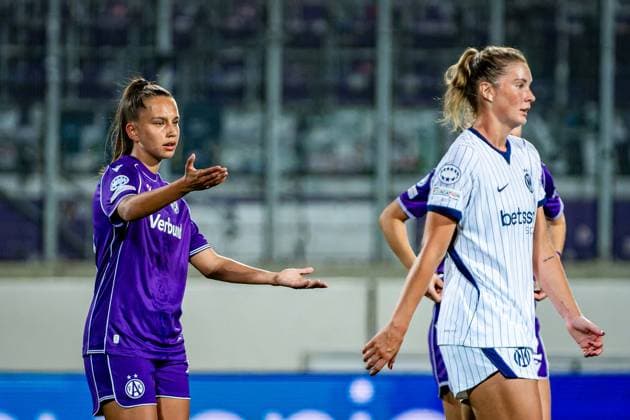 SOCCER - WCL, A.Wien vs Inter VIENNA,AUSTRIA,01.OCT.26 - SOCCER - UEFA Women s Champions League, FK Austria Wien vs FC Internationale Milano. Image shows the disappointment of Almedina Sisic (A.Wien). GEPAxpictures xKevinxHackner