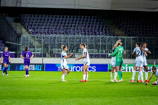 SOCCER - WCL, A.Wien vs Inter VIENNA,AUSTRIA,01.OCT.26 - SOCCER - UEFA Women s Champions League, FK Austria Wien vs FC Internationale Milano. Image shows the disappointment of Sandra Jakobsen and Lotta Cordes (A.Wien) as well as the rejoicing of FC Internationale Milano. GEPAxpictures xKevinxHackner