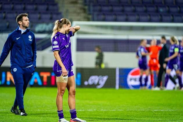 SOCCER - WCL, A.Wien vs Inter VIENNA,AUSTRIA,01.OCT.26 - SOCCER - UEFA Women s Champions League, FK Austria Wien vs FC Internationale Milano. Image shows the disappointment of Louise Schoeffel (A.Wien). GEPAxpictures xKevinxHackner