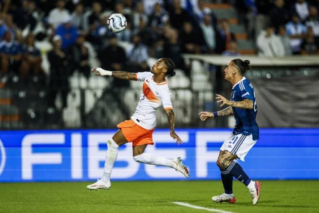 THESSALONIKI - Crysencio Summerville of the Netherlands, Kostas Tsimikas of Greece (lr) during the UEFA Nations League match between Greece and the Netherlands at Toumba Stadium on 1 October 2026 in Greece. KOEN VAN WEEL ANP xVIxANPxSportx xxANPxIVx 571088454 originalFilename: 571088454