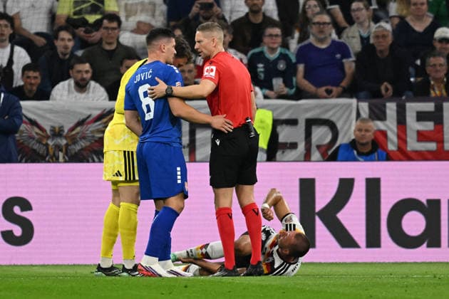 October 1, 2026, xsltx, soccer, UEFA Nations League, Germany vs. Serbia, Jonas Urbig, German national soccer team (DFB), Luka Jovic, Serbia, referee, Espen Eskas, Waldemar Anton, German national soccer team (DFB), injured, injury, pain, Munich