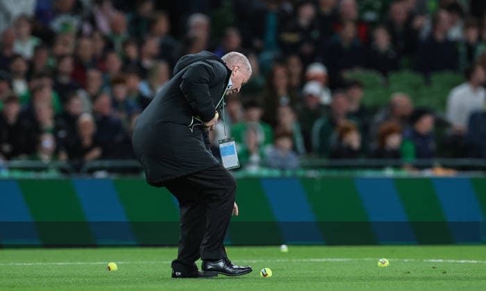 UEFA Nations League Group Stage, Aviva Stadium, Dublin 1 10 2026 Republic of Ireland vs Austria Staff remove tennis balls thrown onto the field by protestors Staff remove tennis balls thrown onto the field by protestors 1 10 2026 Copyright: xx RB1_8935