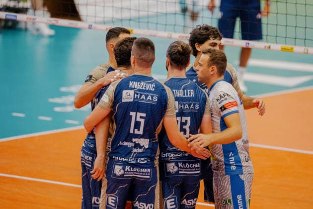 VOLLEYBALL - Coppa Pallavolo Senza Confini HARTBERG,AUSTRIA,01.OCT.26 - VOLLEYBALL - Coppa Pallavolo Senza Confini, TSV Hartberg vs Verona Volley. Image shows the rejoicing of Hartberg.  GEPAxpictures xRomanxKoenigshofer