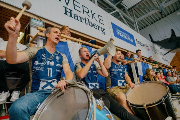 VOLLEYBALL - Coppa Pallavolo Senza Confini HARTBERG,AUSTRIA,01.OCT.26 - VOLLEYBALL - Coppa Pallavolo Senza Confini, TSV Hartberg vs Verona Volley. Image shows fans of Hartberg.  GEPAxpictures xRomanxKoenigshofer