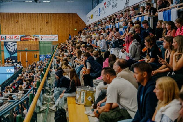 VOLLEYBALL - Coppa Pallavolo Senza Confini HARTBERG,AUSTRIA,01.OCT.26 - VOLLEYBALL - Coppa Pallavolo Senza Confini, TSV Hartberg vs Verona Volley. Image shows fans of Hartberg.  GEPAxpictures xRomanxKoenigshofer
