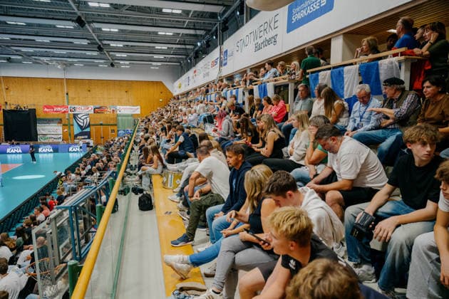 VOLLEYBALL - Coppa Pallavolo Senza Confini HARTBERG,AUSTRIA,01.OCT.26 - VOLLEYBALL - Coppa Pallavolo Senza Confini, TSV Hartberg vs Verona Volley. Image shows fans of Hartberg.  GEPAxpictures xRomanxKoenigshofer
