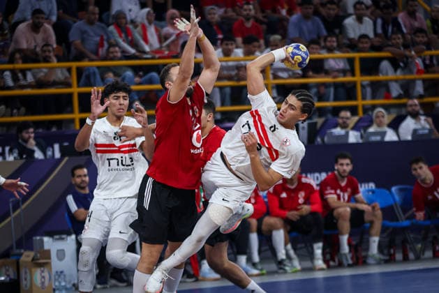 Zamalek V Al Ahly - 19th IHF Men s Club World Championship, WM, Weltmeisterschaft 2026 - Bronze Medal Match Ziad Hashad of Zamalek battles for possession with Yasser Saifelddeen of Al Ahly during the bronze medal match of the 19th IHF Men s Club World Championship 2026 at the New Administrative Capital Covered Hall on October 1, 2026. New Cairo -New Capital Egypt  Copyright: xAymanxArefx originalFilename:aref-notitle261001_npdop