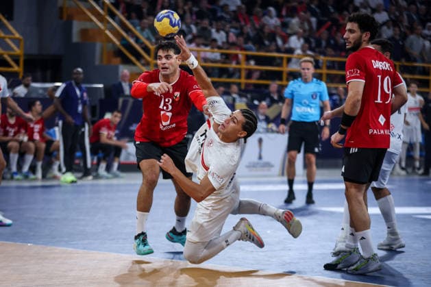 Zamalek V Al Ahly - 19th IHF Men s Club World Championship, WM, Weltmeisterschaft 2026 - Bronze Medal Match Ziad Hashad of Zamalek battles for possession with Saif Hany of Al Ahly during the 19th IHF Men s Club World Championship 2026 bronze medal match between Zamalek and Al Ahly at the New Administrative Capital Covered Hall on October 1, 2026. New Cairo -New Capital Egypt  Copyright: xAymanxArefx originalFilename:aref-notitle261001_npXjl.jpg