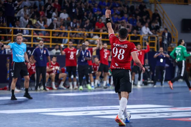 Zamalek V Al Ahly - 19th IHF Men s Club World Championship, WM, Weltmeisterschaft 2026 - Bronze Medal Match Omar Khaled, number 98 of Al Ahly, plays during the 19th IHF Men s Club World Championship 2026 bronze medal match between Zamalek and Al Ahly at the New Administrative Capital Covered Hall on October 1, 2026. New Cairo -New Capital Egypt  Copyright: xAymanxArefx originalFilename:aref-notitle261001_np550.jpg