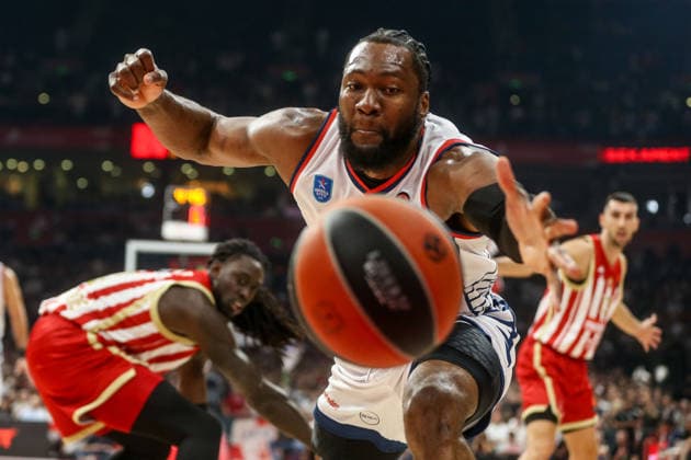 Crvena Zvezda v Anadolu Efes - EuroLeague BELGRADE, SERBIA - OCTOBER 1: A player of Anadolu Efes competes for the ball during the EuroLeague basketball match between Crvena Zvezda and Anadolu Efes at Belgrade Arena in Belgrade, Serbia, on October 1, 2026. Filip Stevanovic Anadolu Belgrade Serbia. Editorial use only. Please get in touch for any other usage.  Copyright: x2026xAnadoluxFilipxStevanovicx