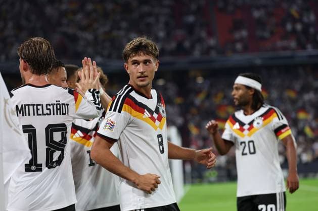 Tom Bischof celebrates Germany s 1-0 goal, Germany vs. Serbia, Soccer, UEFA Nations League, Matchday 3, October 1, 2026, Munich, Bavaria, Germany Copyright: xkolbert-press ChristianxKolbertx