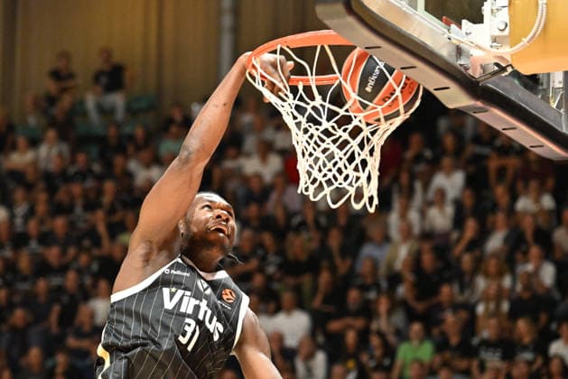 Virtus Bologna v Olympiacos Piraeus - Euroleague 2026 2027 Aliou Diarra of Virtus Bologna dunks during the EuroLeague Basketball Championship 2026 2027 regular season match between Virtus Bologna and Olympiacos Piraeus at PalaDozza in Bologna, Italy, on October 1, 2026. Bologna Italy  Copyright: xRobertoxTommasinix originalFilename:tommasini-virtusbo261001_npeY1.jpg