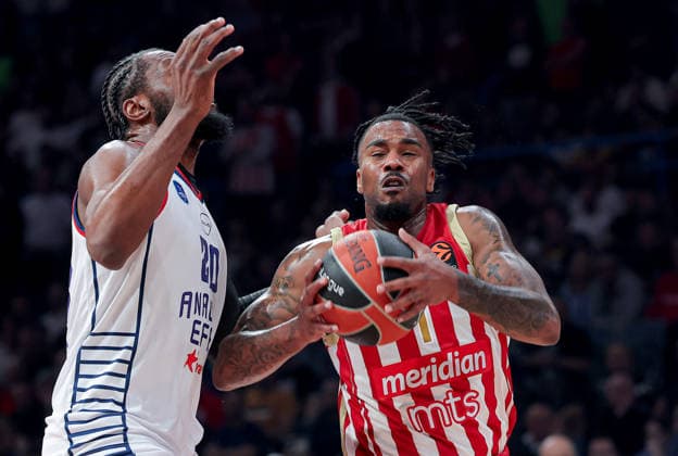 Crvena Zvezda v Efes, Euroleague, season 2026 2027, round 3 Belgrade, Serbia. 1th Oct, 2026. Crvena Zvezda s Chris Jones during Euroleague basketball match between Crvena Zvezda (Red Star) and Anadolu Efes Istanbul on October 1. 2026. in Belgrade, Serbia. Belgrade Serbia Copyright: xPedjaxMilosavljevic STARSPORTx x2026x