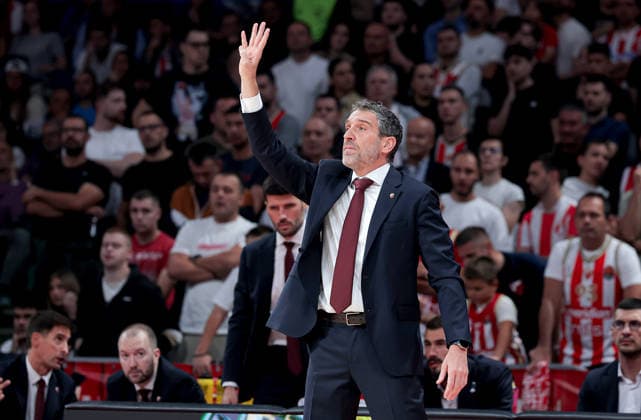 Crvena Zvezda v Efes, Euroleague, season 2026 2027, round 3 Belgrade, Serbia. 1th Oct, 2026. Crvena Zvezda s head coach Ibon Navarro during Euroleague basketball match between Crvena Zvezda (Red Star) and Anadolu Efes Istanbul on October 1. 2026. in Belgrade, Serbia. Belgrade Serbia Copyright: xPedjaxMilosavljevic STARSPORTx x2026x