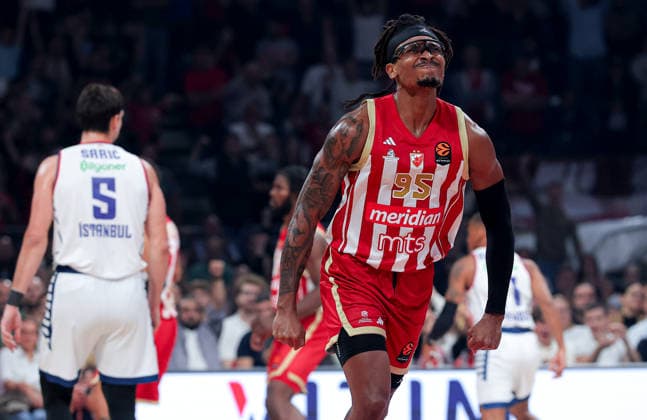Crvena Zvezda v Efes, Euroleague, season 2026 2027, round 3 Belgrade, Serbia. 1th Oct, 2026. Crvena Zvezda s Chima Moneke during Euroleague basketball match between Crvena Zvezda (Red Star) and Anadolu Efes Istanbul on October 1. 2026. in Belgrade, Serbia. Belgrade Serbia Copyright: xPedjaxMilosavljevic STARSPORTx x2026x