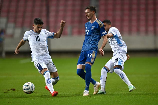 IPA89190110 - Ermal Krasniqi (Kosovo) against Manor Solomon (Israel) during the Nations League, Matchday 3, League B Group B3, between Israel and Kosovo on October 1, 2026, at Nagyerdei Stadium in Debrecen, Hungary  Copyright: xVincenzoxOrlando IPAxSportx xx IPA89190110