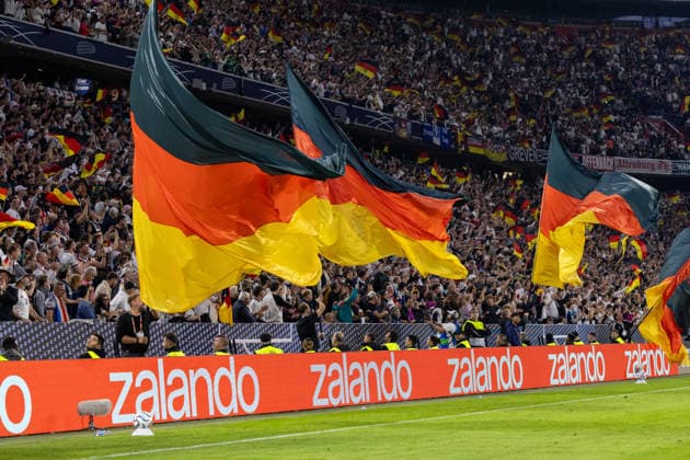 Soccer: UEFA Nations League 2026–2027, Matchday 3: Germany vs. Serbia at Allianz Arena, Munich. Celebrations after Germany’s 1–0 goal scored by Tom Bischof. Germany, 8, flags Copyright: xMichellexLukax