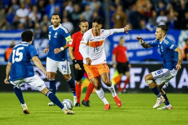 THESSALONIKI - Thanasis Androutsos of Greece, Tijjani Reijnders of the Netherlands, Dimitris Kourbelis of Greece (lr) during the UEFA Nations League match between Greece and the Netherlands at Toumba Stadium on 1 October 2026 in Greece. KOEN VAN WEEL ANP xVIxANPxSportx xxANPxIVx 571098036 originalFilename: 571098036.jpg