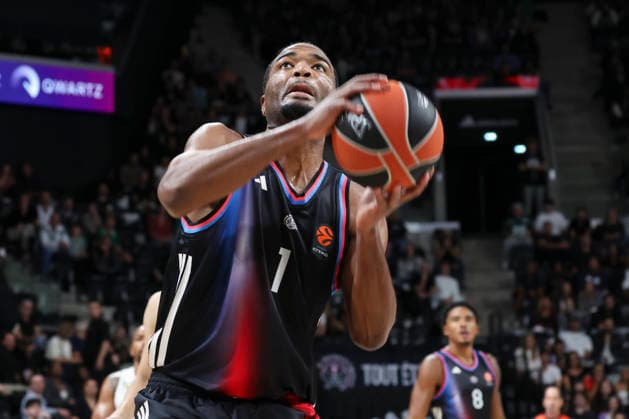 BASKET BALL : Paris Basket Vs Zalgiris Kaunas - Euroligue - 01 10 2026 TJ Warren (Paris) ParisFrance  Copyright: xMichaelxBaucherx