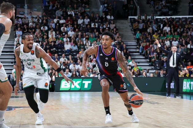 BASKET BALL : Paris Basket Vs Zalgiris Kaunas - Euroligue - 01 10 2026 Jared Rhoden (Paris) Vs Sterling Brown (Zalgiris Kaunas) ParisFrance  Copyright: xMichaelxBaucherx