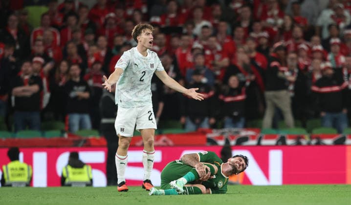 UEFA Nations League Group Stage, Aviva Stadium, Dublin 1 10 2026 Republic of Ireland vs Austria Ireland s Troy Parrott after being fouled by David Affengruber of Austria Troy Parrott after being fouled by David Affengruber 1 10 2026  Copyright: xx NE1L5782