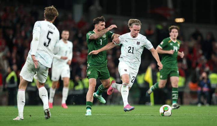 UEFA Nations League Group Stage, Aviva Stadium, Dublin 1 10 2026 Republic of Ireland vs Austria Ireland s Troy Parrott with Patrick Wimmer of Austria Troy Parrott with Patrick Wimmer 1 10 2026  Copyright: xx NE1L6238