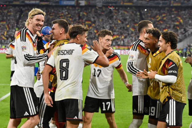 Florian Wirtz of Germany 17 celebrates with his teammates after scoring the goal that made it 2–0, October 1, 2026 ¢ Soccer ¢ Nations League ¢ Germany vs. Serbia, Allianz Arena, Munich, Bavaria, Germany Copyright: xpepphotox xSaschaxWeizx pep00321, pep_20261001_hm